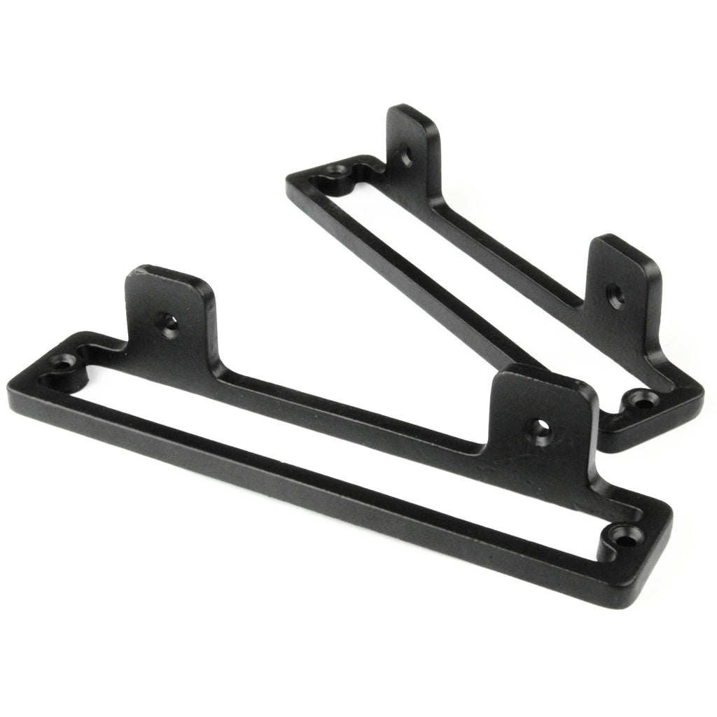 A Pair of Hollow Cast Iron Alcove Shelf Brackets Black